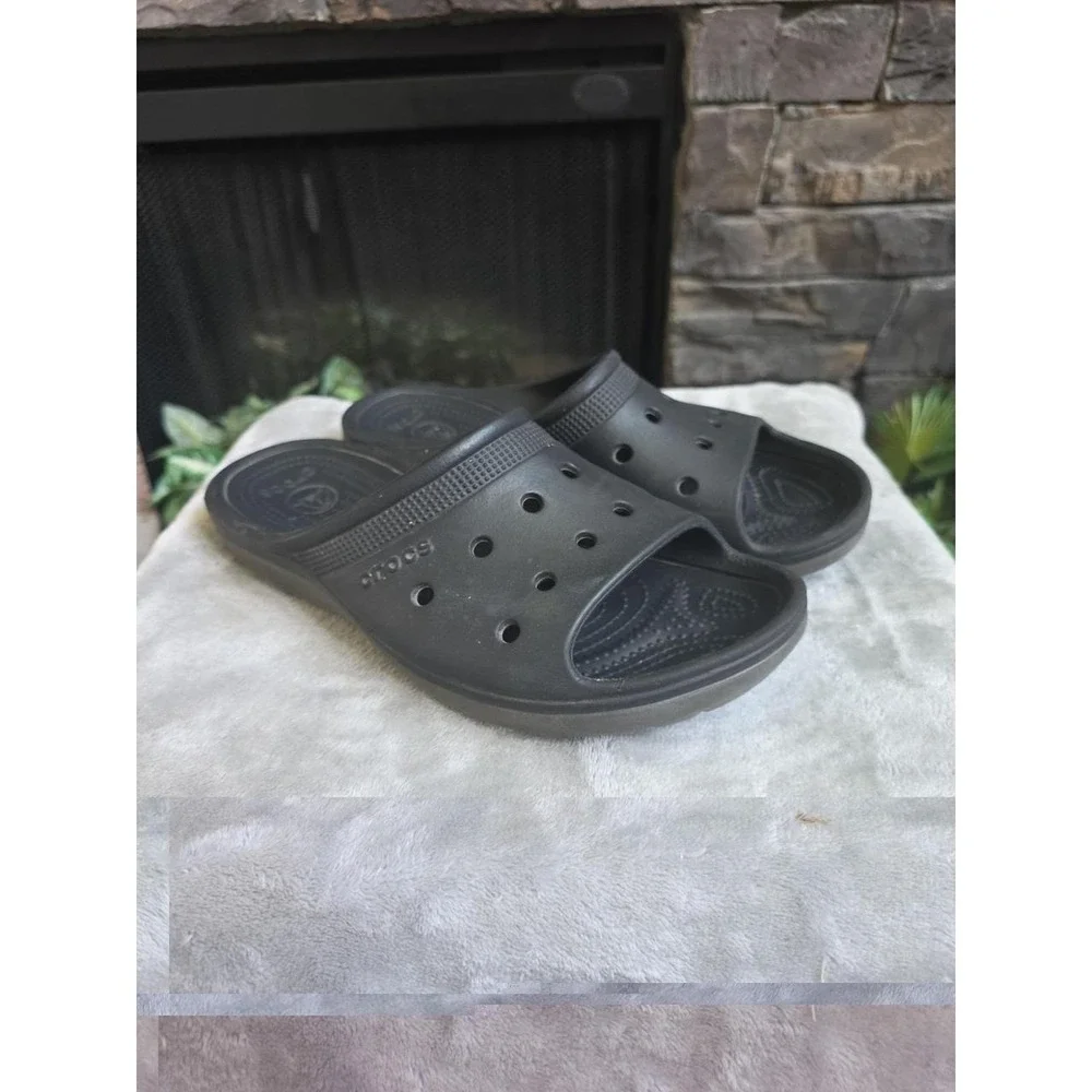 Crocs Slides Black Sandals Beachware Shower Shoes MENS 8, WOMAN2 10
